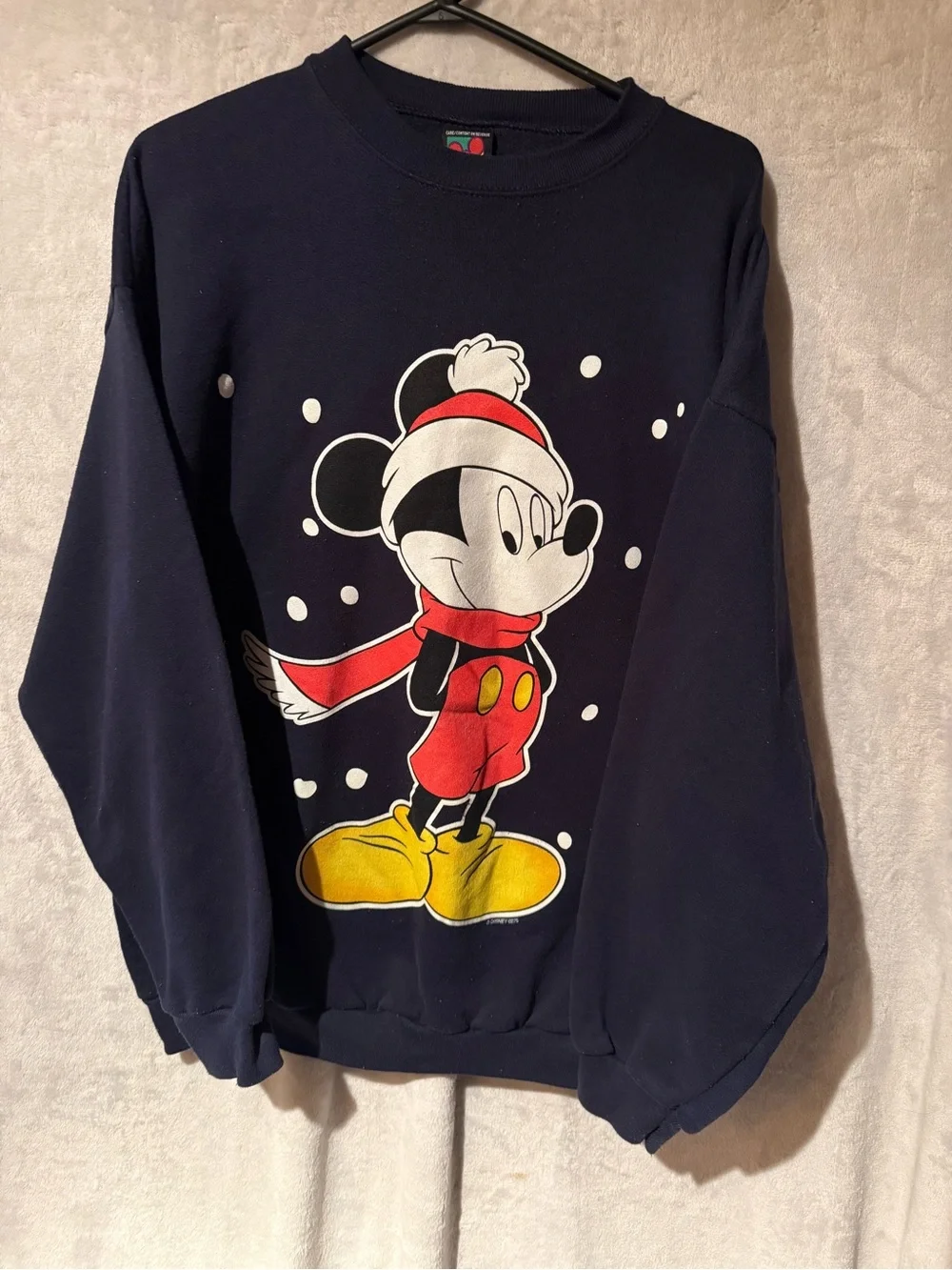 Vintage Mickey Mouse Unlimited Disney Christmas sweat shirt